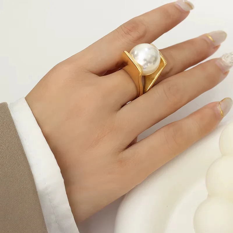 Y Shaped Pearl Ring - Image 5